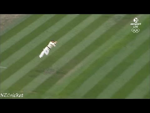 David Warner Great Catch To Dismiss Brendon McCullum - NZ vs AUS 2nd Test Day 3 HD