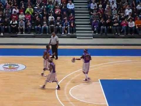 Harlem Globetrotters tricks and funny moments