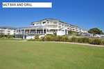 SALT BAR AND GRILL ONLY A SHORT STROLL : CORPORATE BOARDIES BEACH RETREAT KINGSCLIFF in Kingscliff