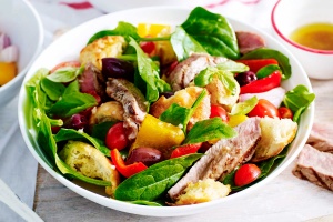 Beef panzanella salad