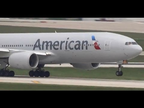 New American Airlines Boeing 777-200 Takeoff 14L / Close-Up  -- Chicago O'Hare International Airport