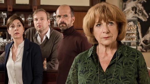 Hotel Heidelberg: Hermine (Hannelore Hoger, rechts), Annette (Ulrike C. Tscharre), Ingolf (Christoph Maria Herbst, 2. von rechts) und Stefan (Stephan Grossman). | Bildquelle: ARD Degeto/Martin Menke