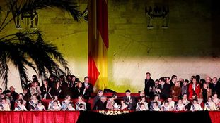 Una multitudinaria Crida en las Torres de Serranos inaugura las Fallas 2016