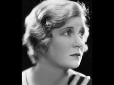 Mae Marsh biography