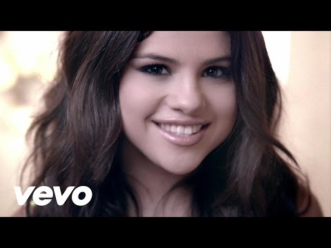 Selena Gomez & The Scene - Round & Round