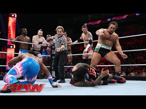 Reigns, Ambrose & The Usos vs. Sheamus, Barrett, Rusev, Del Rio & New Day: Raw, Nov. 30, 2015