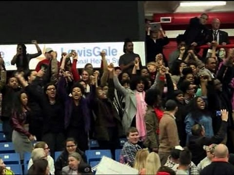 Raw: Protesters Repeatedly Interrupt Trump Rally