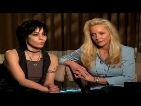 Joan Jett & Cherie Currie talk  The Runaways