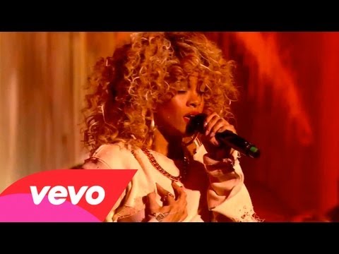 Rihanna - We Found Love (Live at BRIT Awards 2012)