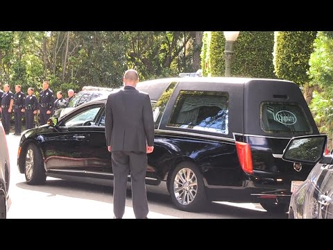 Nancy Reagan Dead at 94 -- Hearse Motorcade