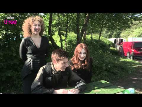 Introducing the Pond Family - Doctor Who Confidential - Series 6 - Episode 13 - BBC Three