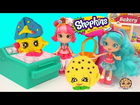 Jessicake & Donatina Shoppies Make Playdoh Shopkins Cookies with Cookie Cutters - Play Video