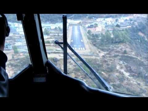 Landing in Lukla - Tenzing Hillary Airport Nepal. Landung auf den gefährlichsten Flughafen der Welt