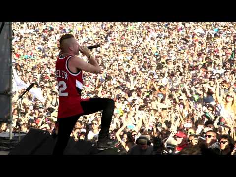 Macklemore & Ryan Lewis bring out Houston Mayor Annise Parker [FPSF 2013]