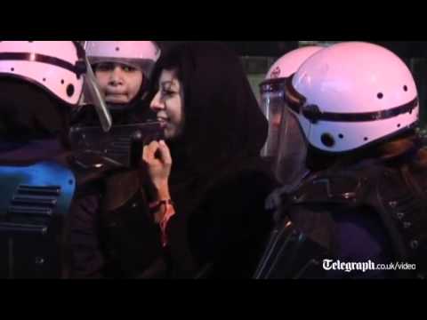 Bahrain Grand Prix 2012: protesters scuffle with police in Manama