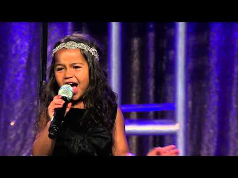 Incredible 5 year old Heavenly Joy sings Impossible Dream for thousands