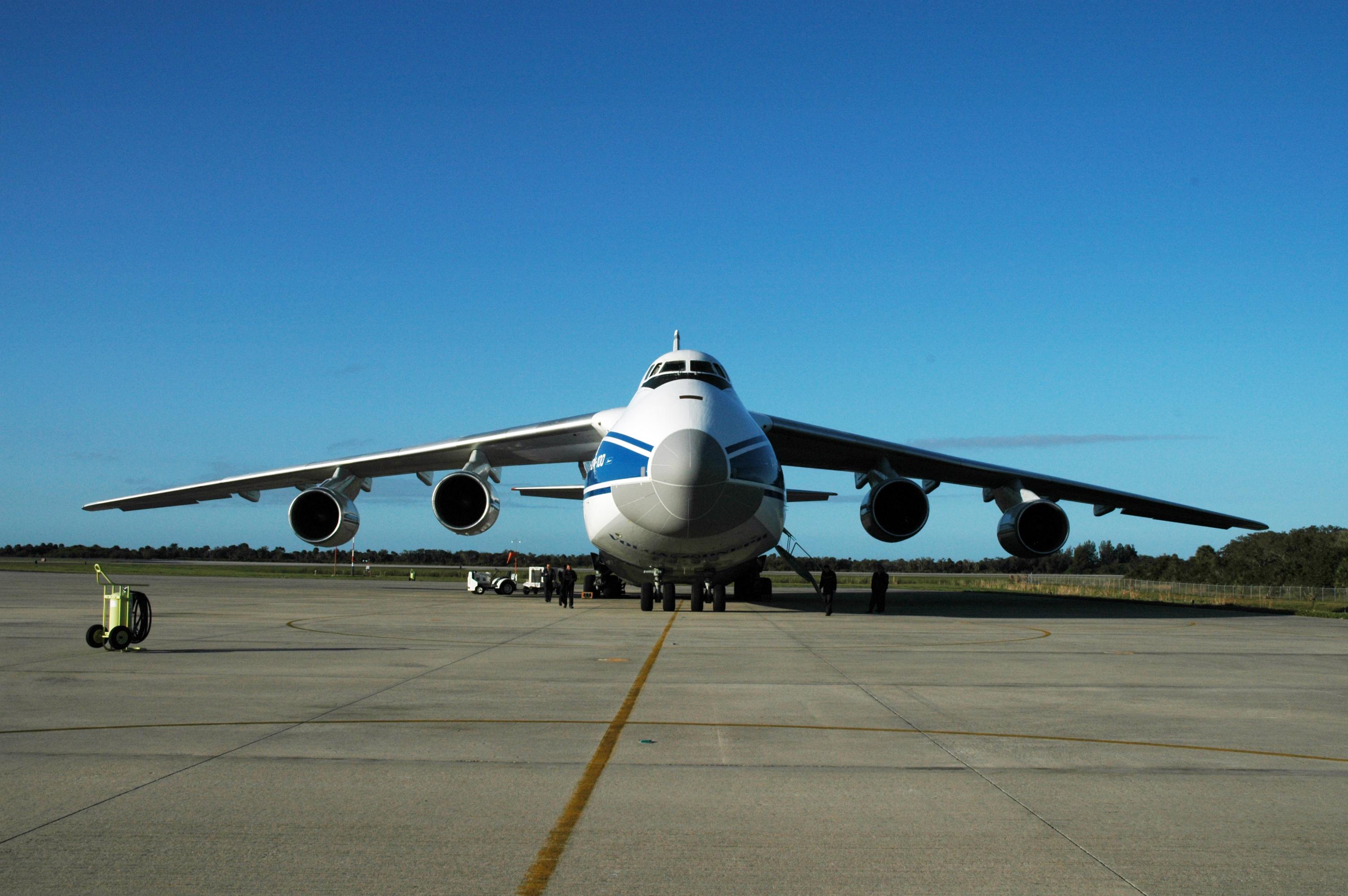 AN-124: Still the top air freighter in the world.