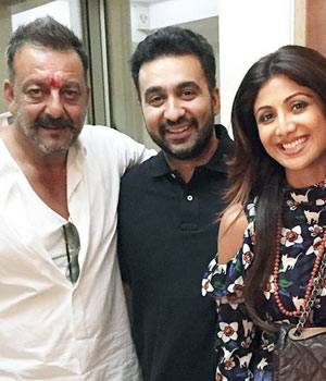 Sanjay Dutt returns home: Shilpa Shetty, Vidhu Vinod Chopra and Ameesha Patel meet Munna Bhai