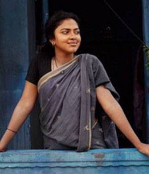 Amma Kanakku stills: Amala Paul pulls off a de-glam role in Dhanush's film