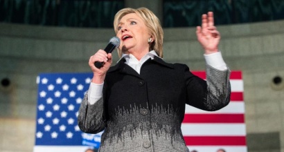 Democratic presidential candidate Hillary Clinton speaks during a rally in Detroit, Michigan on March 7, 2016 (AFP Photo/Geoff Robins)