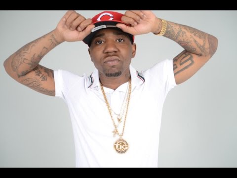 Security Guard Fires in the Air During YFN Lucci Show to try to Break up Massive Brawl.