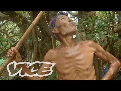 Japan's Naked Island Hermit: VICE INTL (Japan)