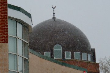 File: The Islamic Society of Boston, a mosque and Muslim cultural center in Cambridge, Massachusetts, photographed on a snowy day on March 28, 2015. Advocates for civil liberties are concerned a DHS pilot program designed to combat extremism could instead foster dissent and infringe on free speech. (Flickr / Lorianne DiSabato)