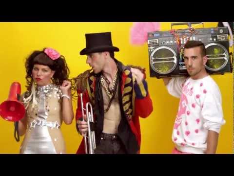 Sam and the Womp | Bom Bom (Official Video)