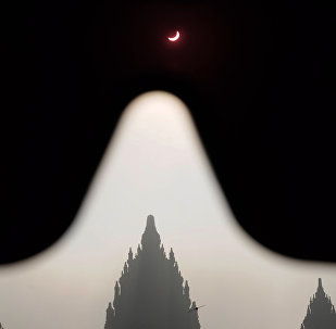 Stargazers' Paradise: Mind-Boggling Pictures of First Solar Eclipse in 2016