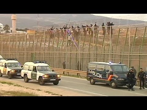 Spain: 200 migrants cross into Melilla from Morocco - no comment