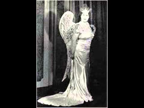 Florence Foster Jenkins Sings "Adele's Laughing Song." Die Fledermaus