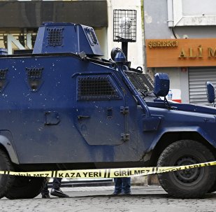 Police secure the area following a suicide bombing in a major shopping and tourist district in central Istanbul March 19, 2016.
