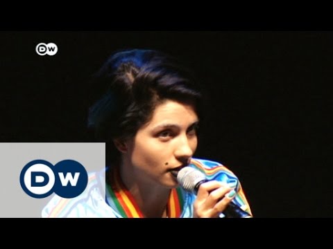 Pussy Riot icon presents book in Berlin | DW News