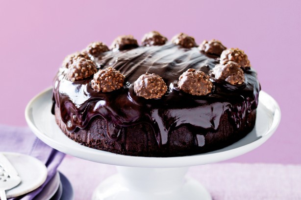 22 reasons chocolate cake makes us drool