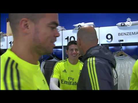 Zinedine Zidane greets the players at Ciudad Real Madrid