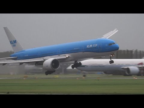 STORM!! SCHIPHOL, KLM GEVAARLIJKE LANDING B777 PH-BVB