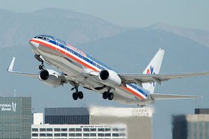 American Airlines Boeing 737-800 taking off from Los Angeles International Airport (LAX) in October 2007.