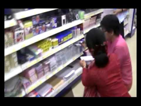 Daw Aung San Suu Kyi Shopping