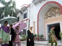 “It is clear that AMU is an institution of national importance and should be treated as such by the Central and State governments.” Picture shows women outside the women’s college in Aligarh Muslim University. Photo: R.V. Moorthy