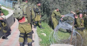 Soldiers blocked the way to the Cordoba school in al Khalil