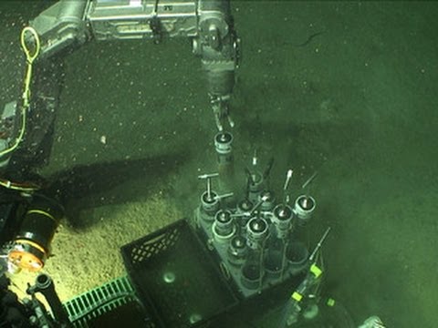 Scientists get first look at seabed near B.P. oil spill site