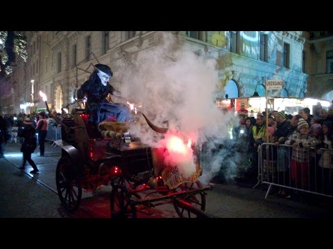 Krampuslauf Graz 2015  in voller Länge 悪魔 町に Graz オーストリア