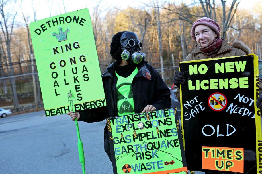 Protesters turn up heat in fossil fuel fight thumbnail