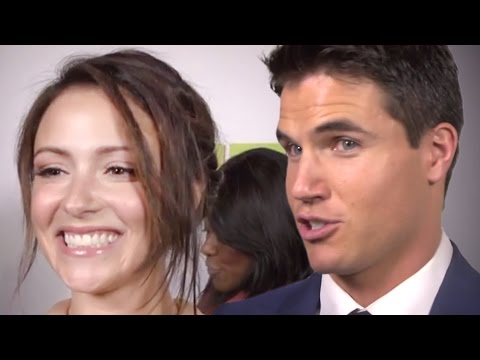 Italia Ricci Talks Fiance Robbie Amell at THE DUFF Premiere