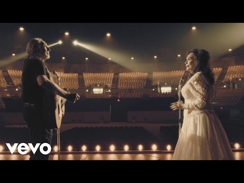 Loretta Lynn - Lay Me Down (Duet with Willie Nelson) ft. Willie Nelson