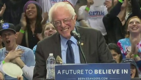 A sparrow that landed on Sanders&#039; lectern in a Seattle stadium is seen by some as a favorable sign for his campaign (click on im
