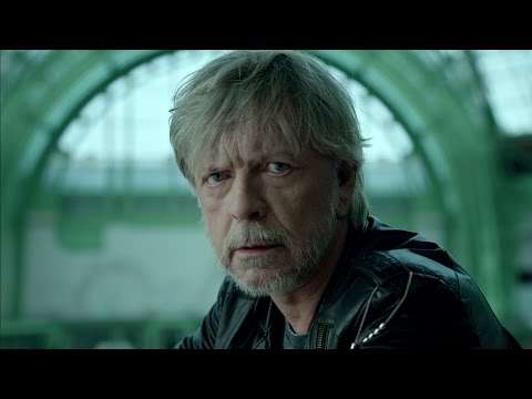 Renaud - Toujours debout (Clip officiel)