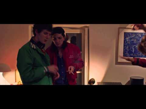 EDEN FILM OFFICIAL TEASER : Daft Punk spin 'Da Funk' (House party scene)