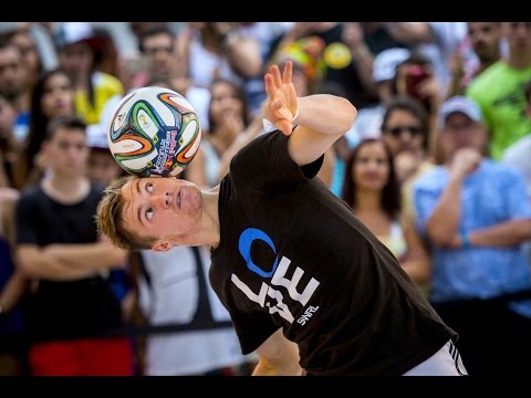 World Champion Freestyle Footballer Andrew Henderson