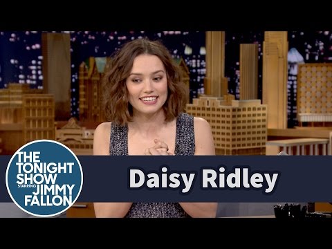 Daisy Ridley Cried over the First Force Awakens Trailer